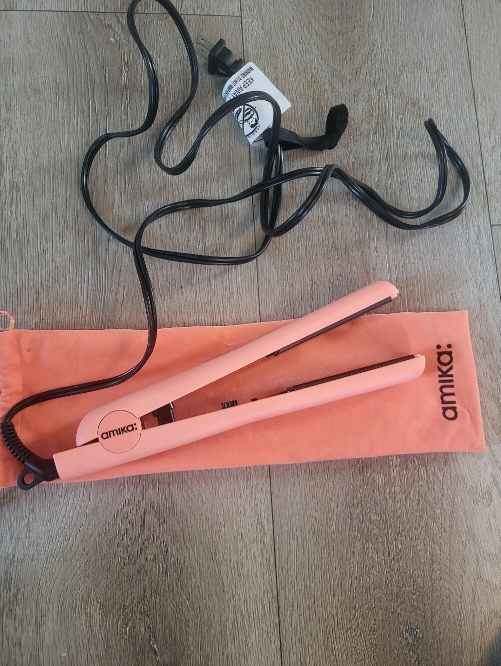 amika l Coral Pink l  Straightener with Matching Pouch